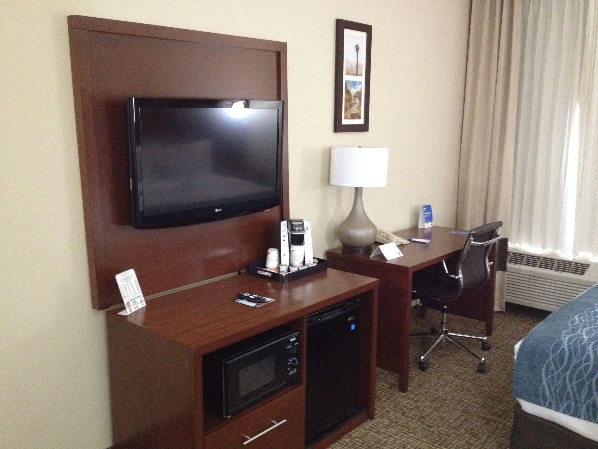 Comfort Inn & Suites Junction City - Near Fort Riley Dış mekan fotoğraf