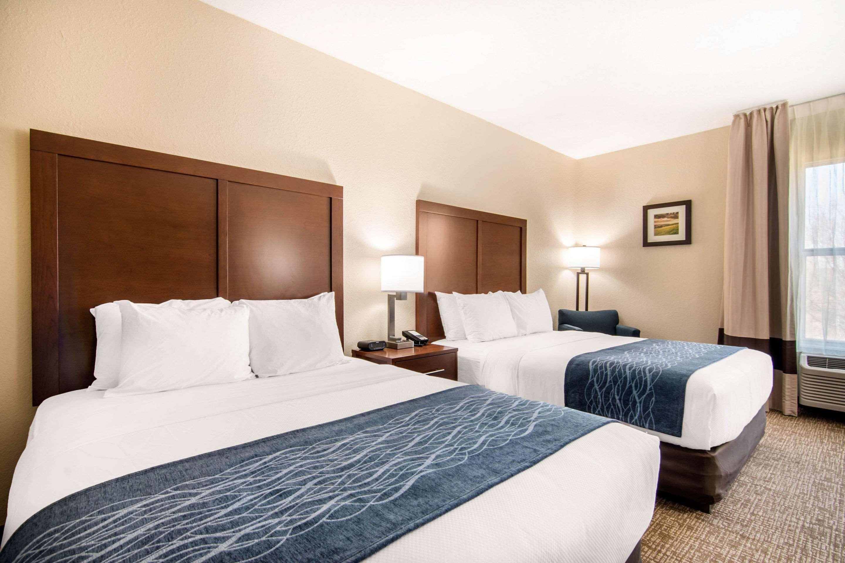 Comfort Inn & Suites Junction City - Near Fort Riley Dış mekan fotoğraf