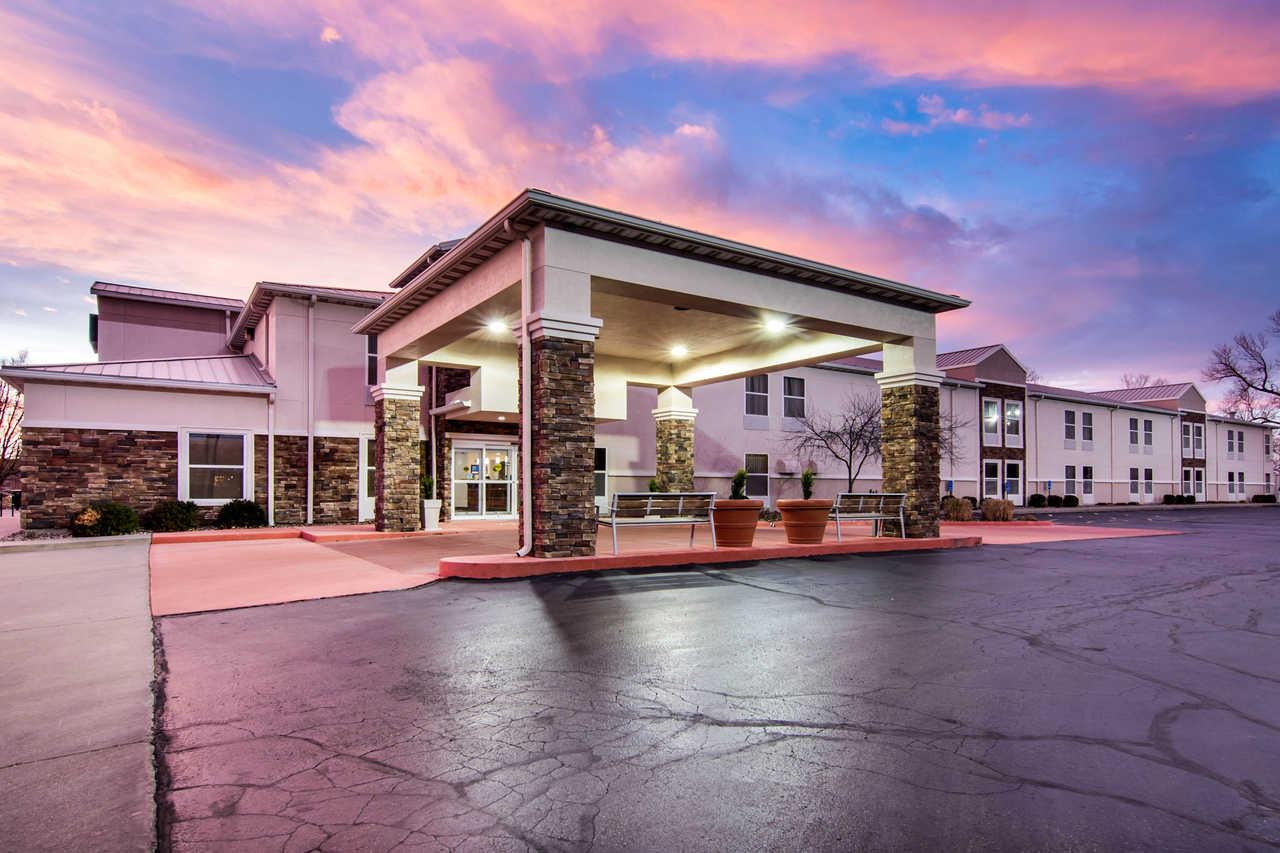 Comfort Inn & Suites Junction City - Near Fort Riley Dış mekan fotoğraf
