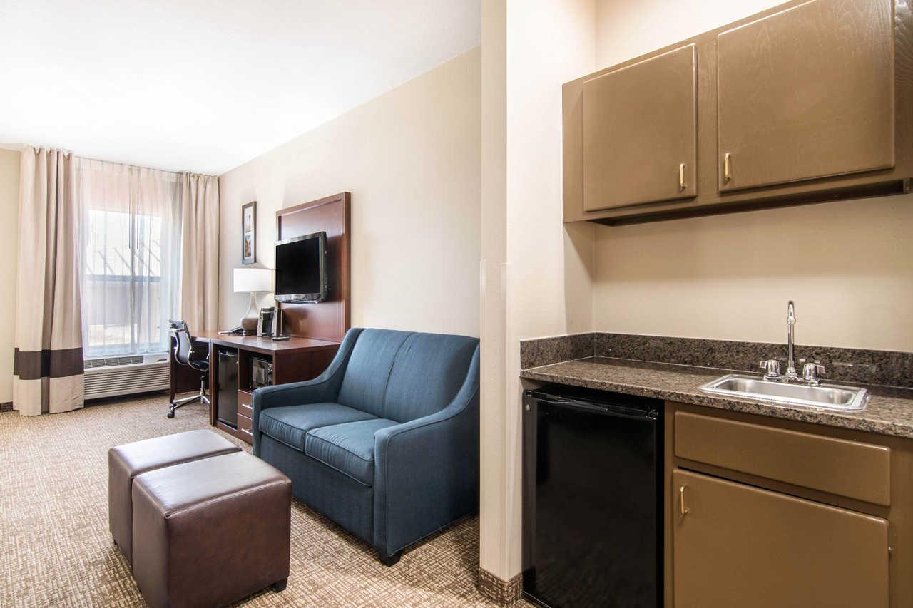 Comfort Inn & Suites Junction City - Near Fort Riley Dış mekan fotoğraf