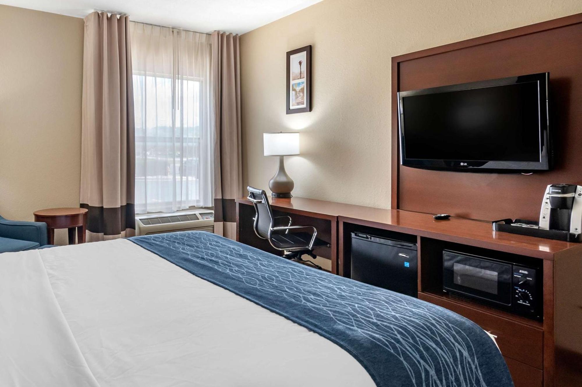 Comfort Inn & Suites Junction City - Near Fort Riley Dış mekan fotoğraf